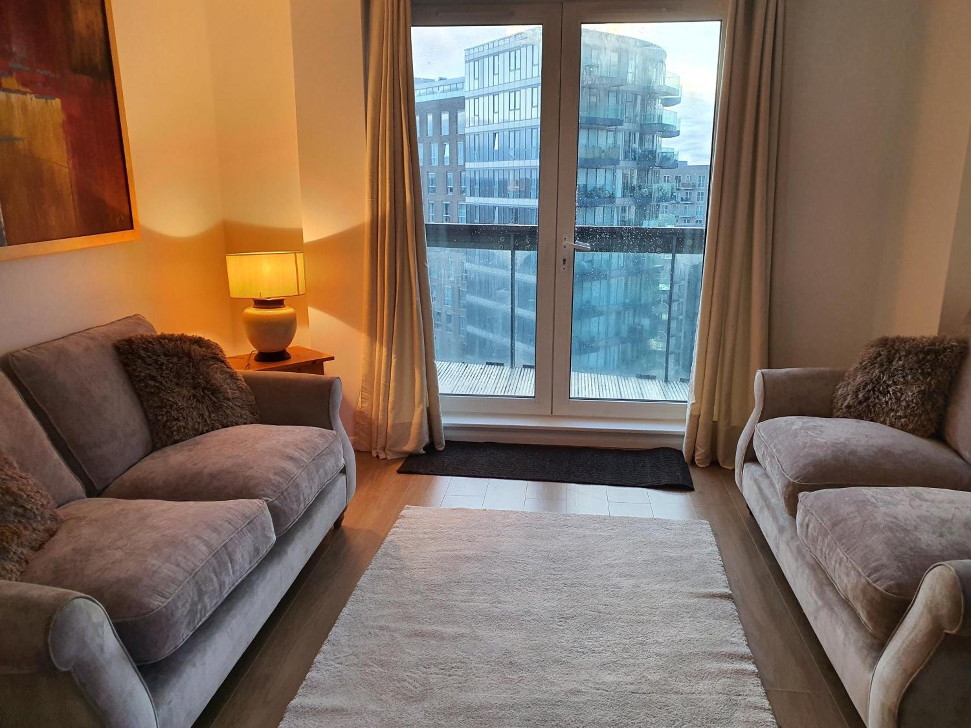 Luxurious Flat Overlooking Canay Wharf Apartment London Exterior photo